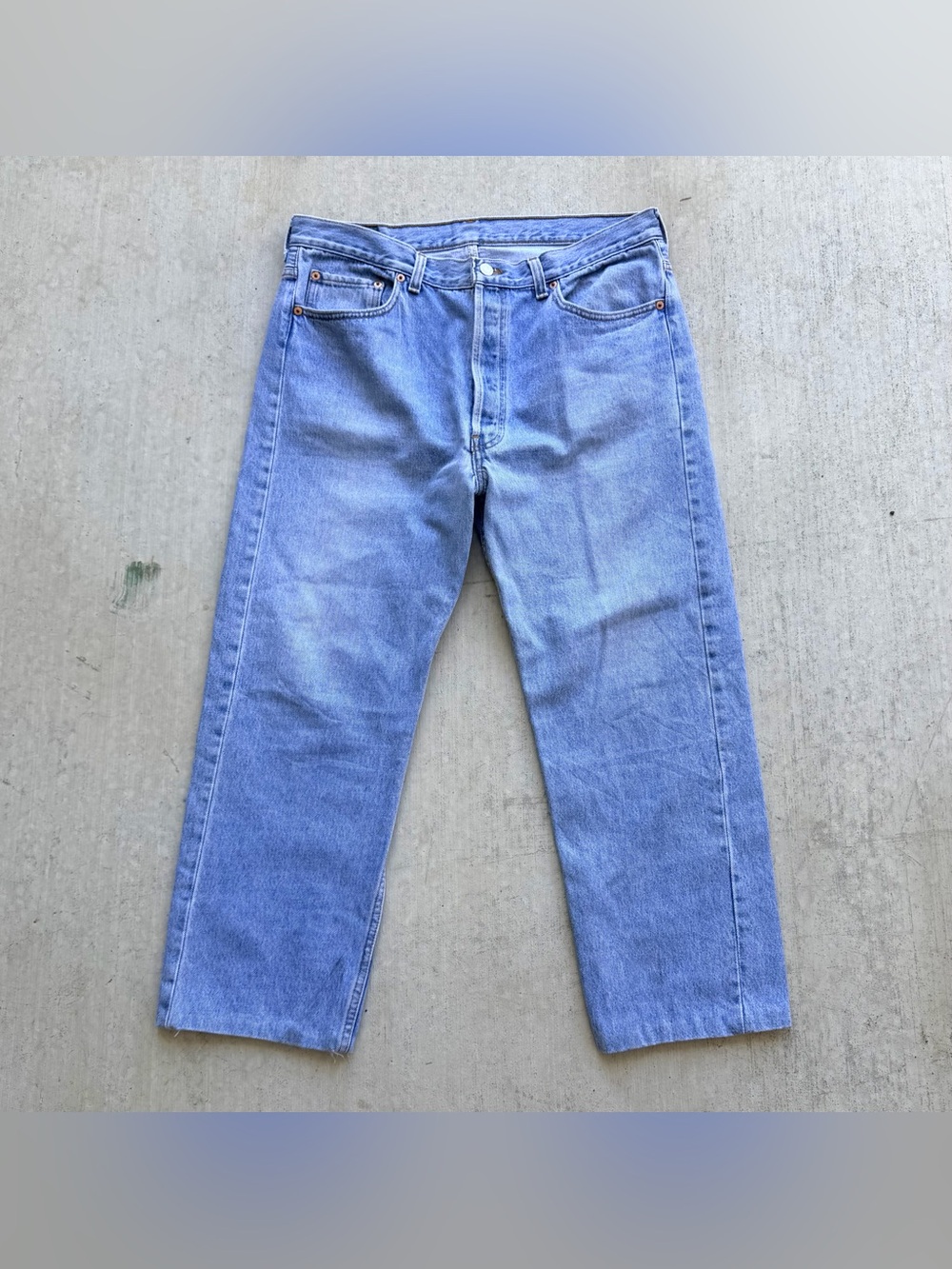 Vintage Levi’s 501 Jeans Made In USA Button Fly 90s Men Size 36